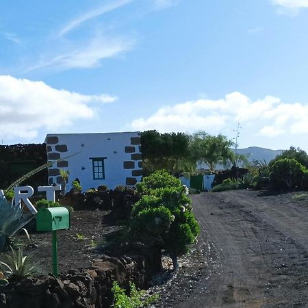 Casa Samarin Guest House Las Brenas Exterior photo